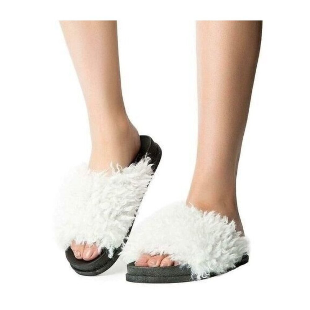 NIB Cape Robbin Fuzzy Open Toe Slip On Slide Sandals White